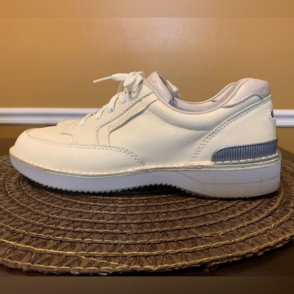 Women's Rockport W2314 Beige Pro-Walkers Vibram Leather Walking Shoes Size 7 EUC - Picture 2 of 11